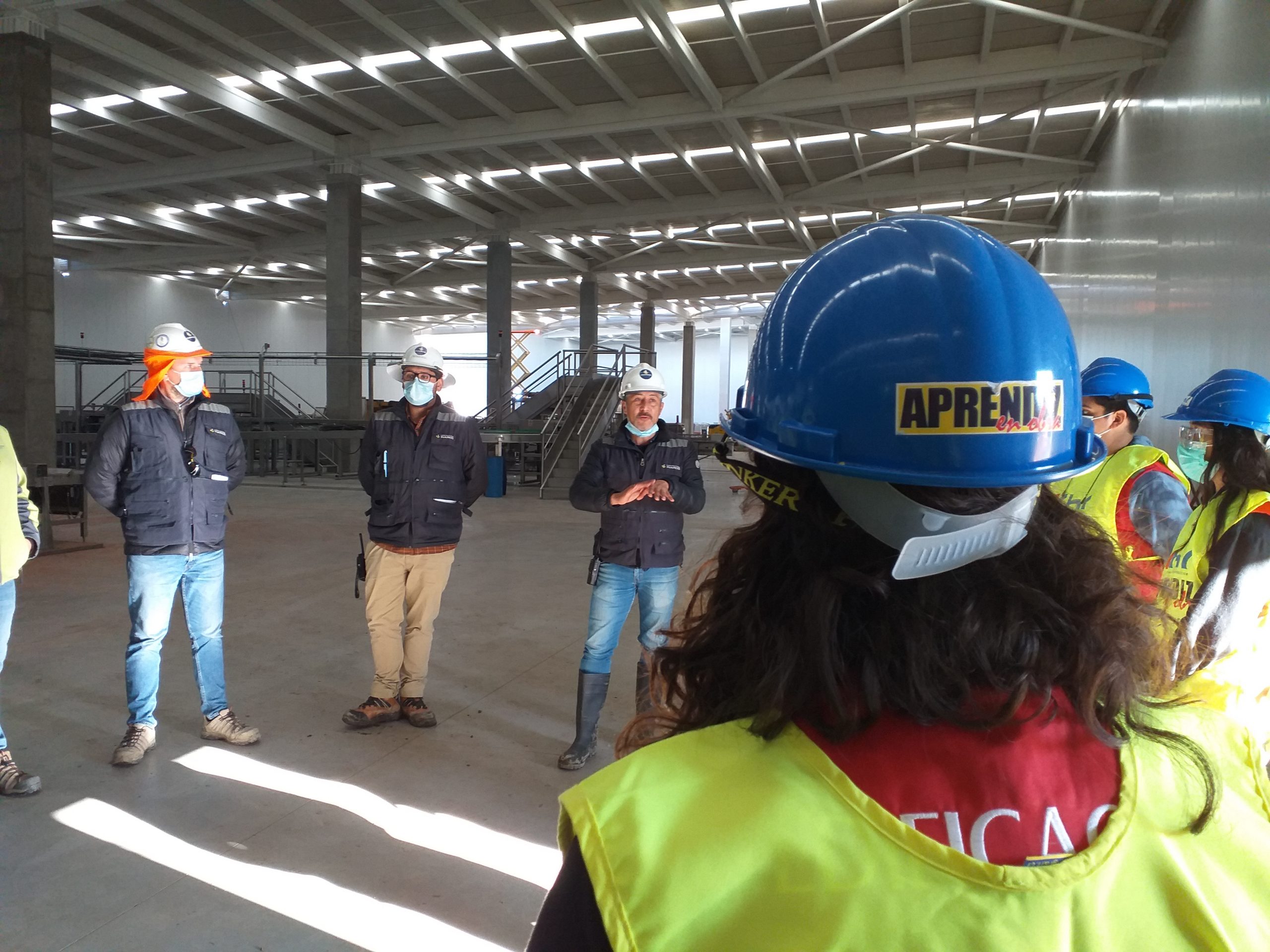 Estudiantes de Cabrero conocieron la planta industrial Bimbo pionera en la región de Ñuble