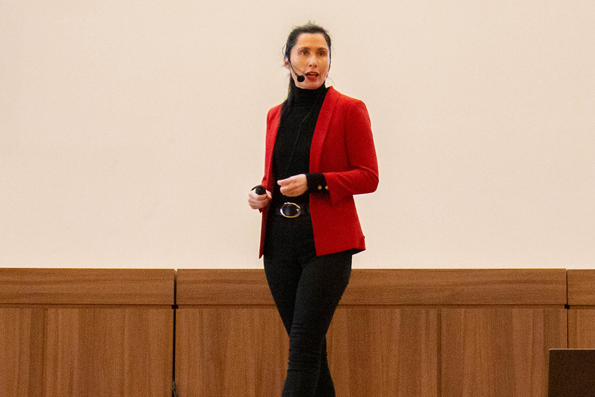 Presidenta Nacional de Comisión Mujeres realizó charla motivacional a estudiantes