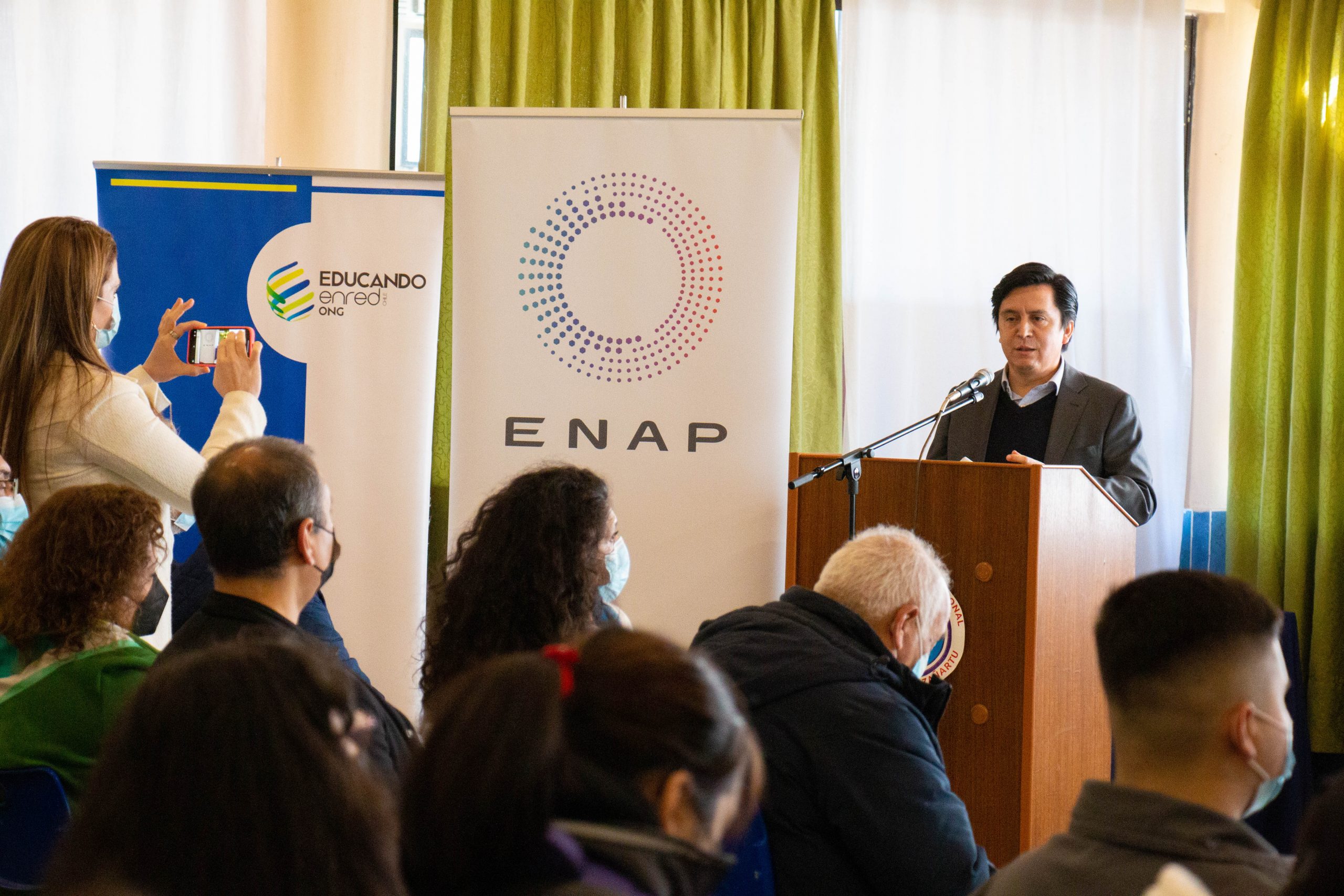 Estudiantes de Hualpén se preparan para el mundo laboral gracias a alianza entre Municipalidad, ENAP y ONG Educando en Red