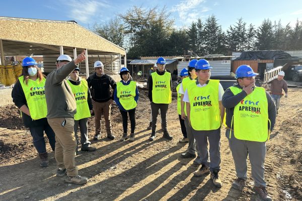 Estudiantes del Liceo Industrial Superior de Talca visitaron Constructora Santa Sara