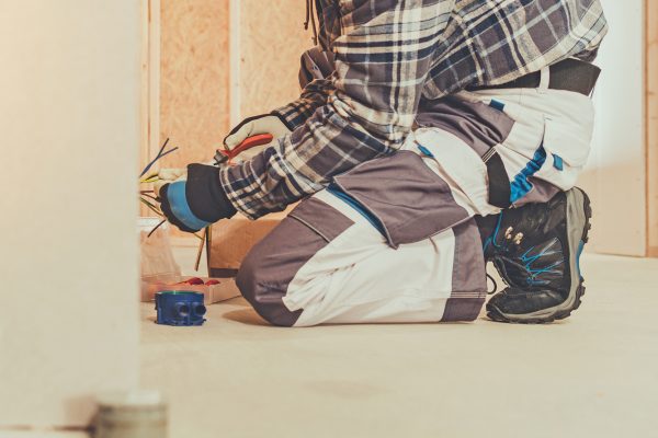 Grupo Saesa disponibiliza curso sobre instalaciones domiciliarias eléctricas inteligentes.