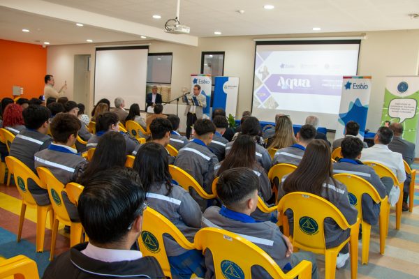 Essbio y Educando en Red lanzan Programa AQUA para fortalecer la formación de futuros técnicos en instalaciones sanitarias